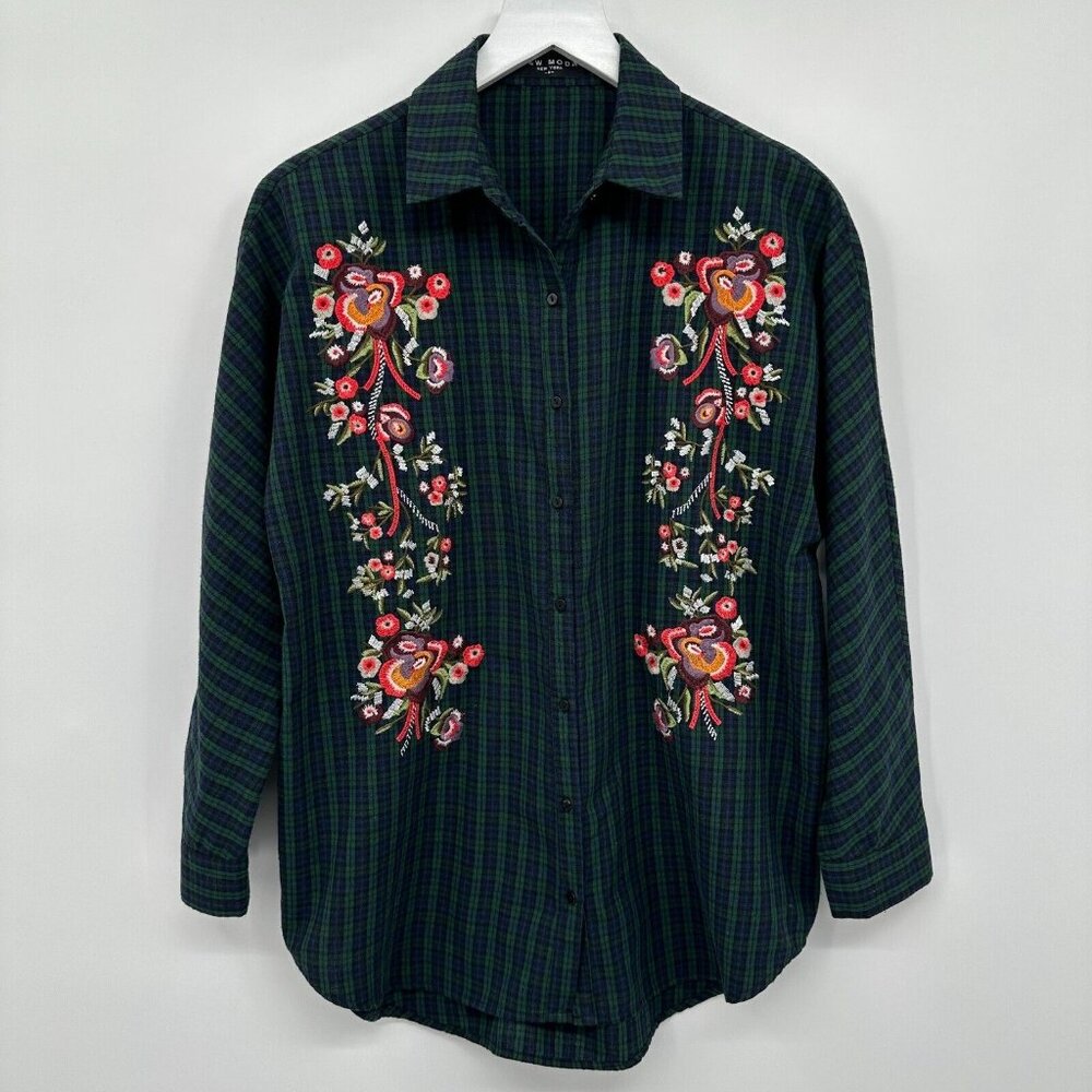 Few Moda Top Shirt Blouse Size Small Embroidered‎ Blue Plaid Floral Long Sleeve